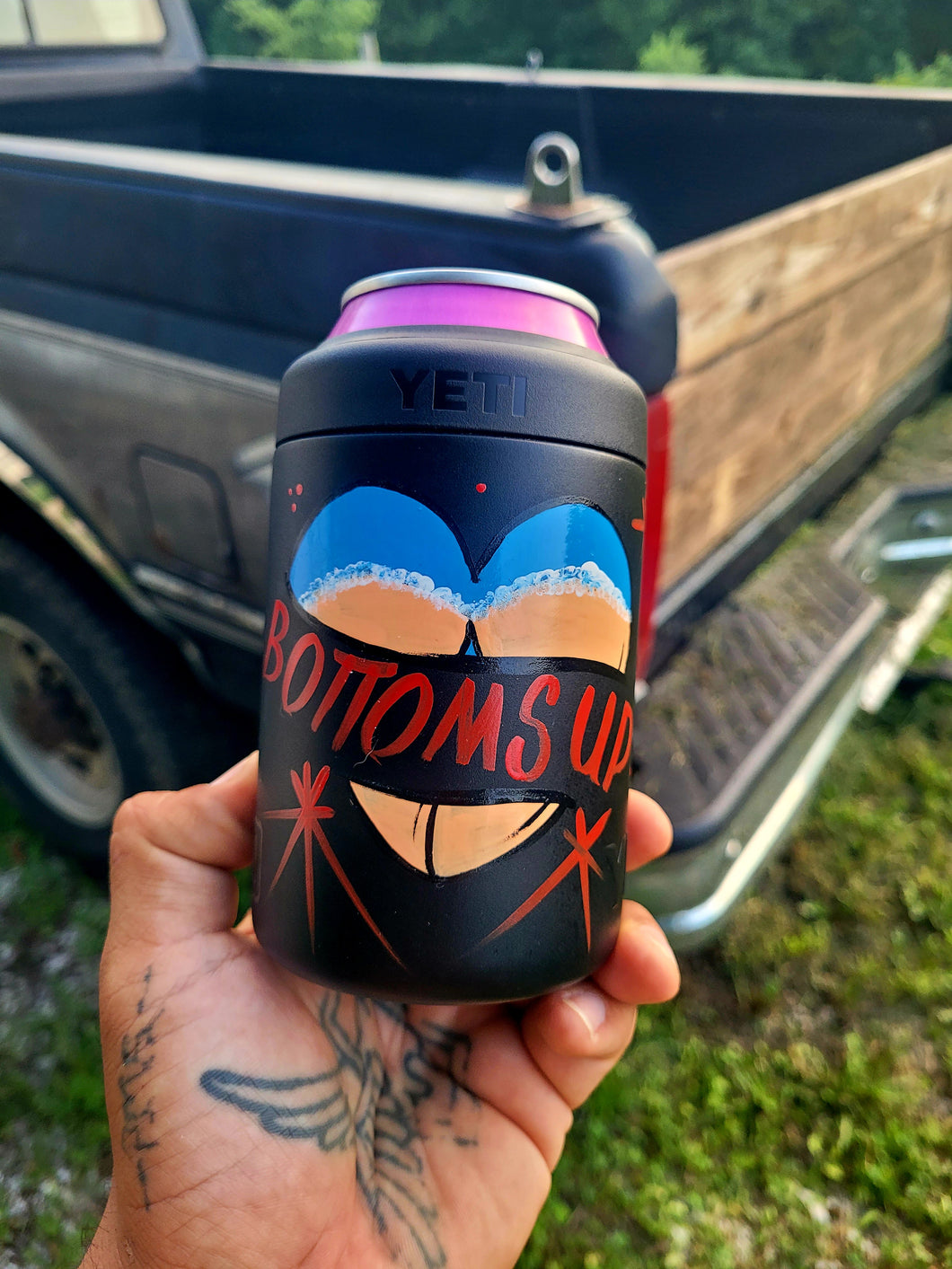 Bottoms up can cooler